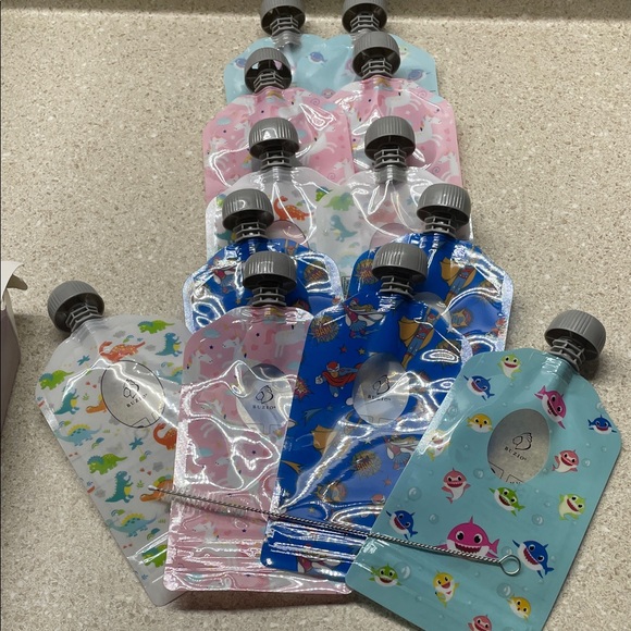 Colorful Reusable Food Pouches with Fun Designs - New - Picture 1 of 13